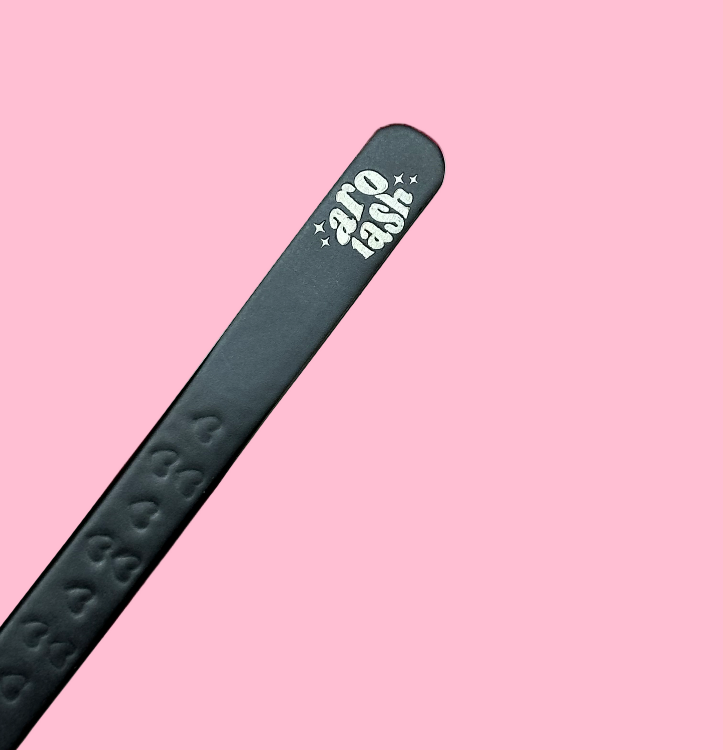 LOVE YOUR CURVES - Non-Fibre Tip Curved Isolation Tweezer